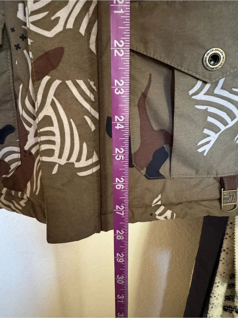 Quiksilver XL Camo Zebra Print Snowboard Jacket – Unisex Teen/Boys/Girls